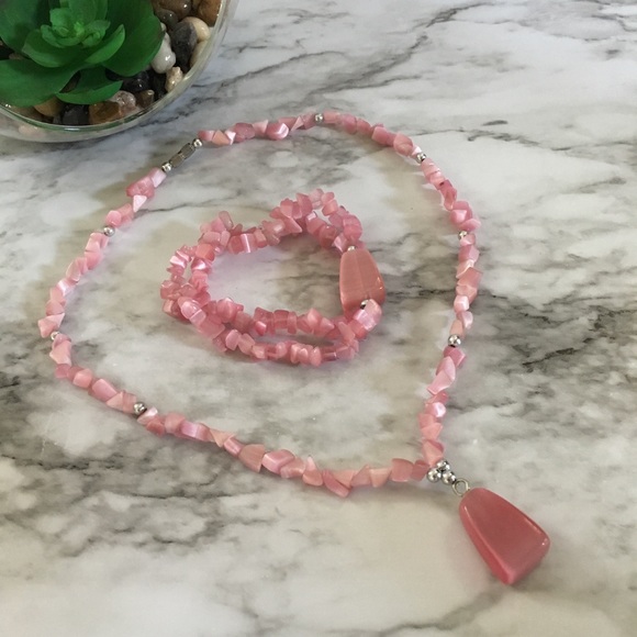 Baby pink quartz necklace and bracelet set - Picture 2 of 7